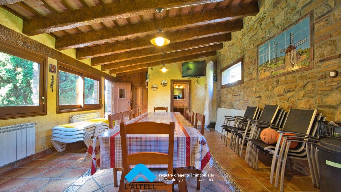 3 soveværelse Finca/Landehus til salg i L'Ametlla del Valles med swimmingpool garage - € 750.000 (Ref: 9219056)