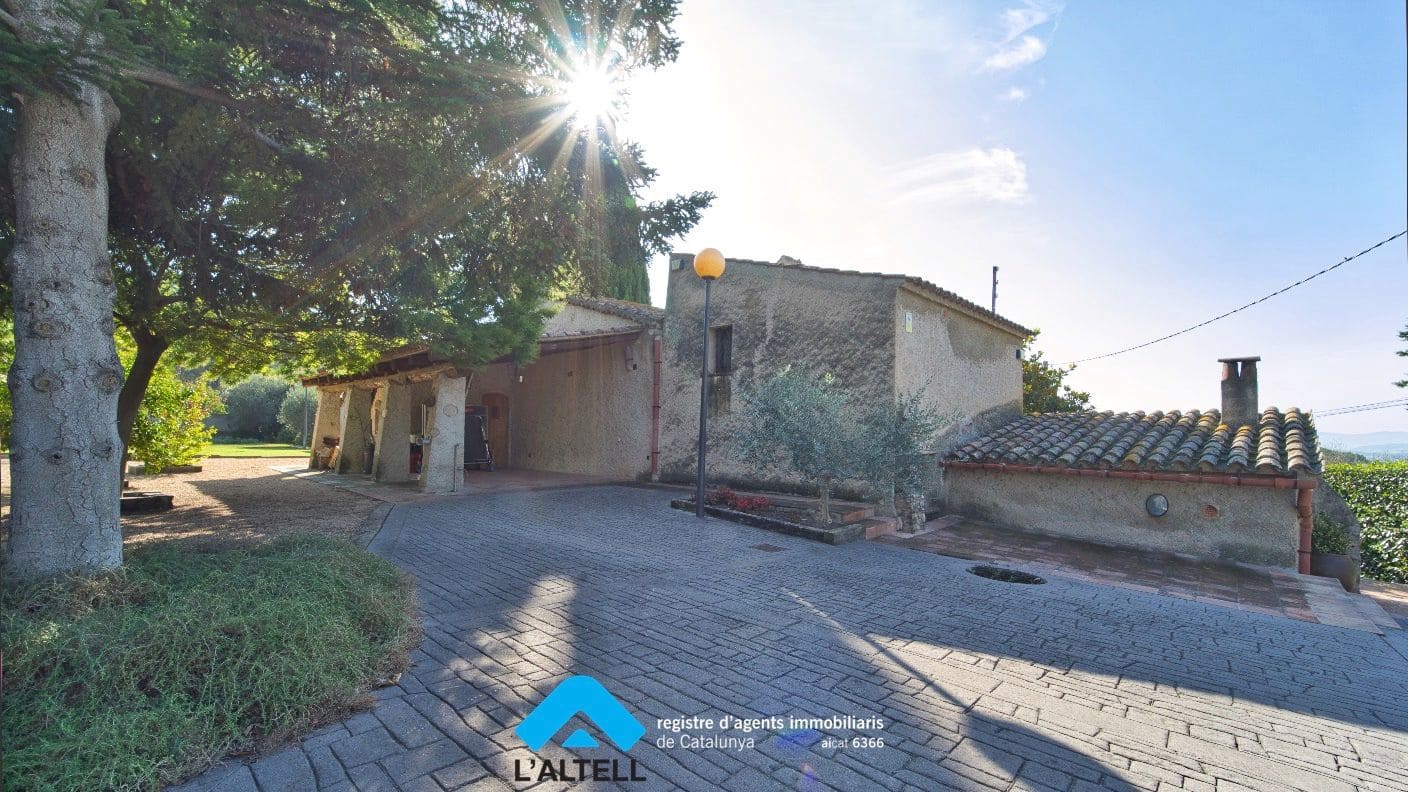 3 soveværelse Finca/Landehus til salg i L'Ametlla del Valles med swimmingpool garage - € 750.000 (Ref: 9219056)