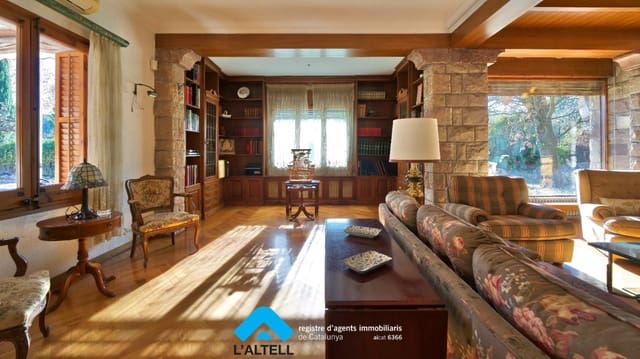 6 soveværelse Villa til salg i L'Ametlla del Vallès med garage - € 525.000 (Ref: 9219059)