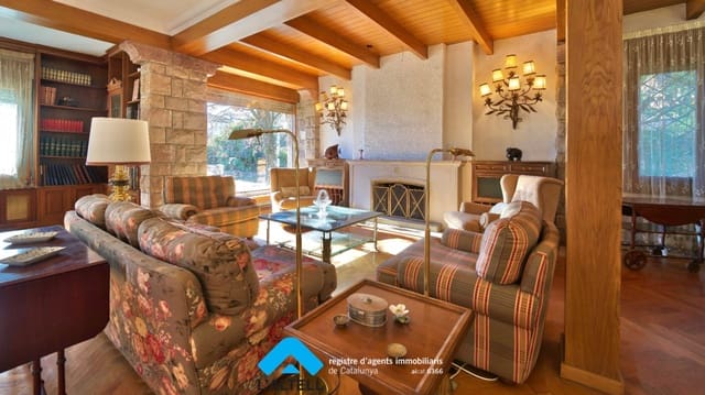 6 soveværelse Villa til salg i L'Ametlla del Vallès med garage - € 525.000 (Ref: 9219059)