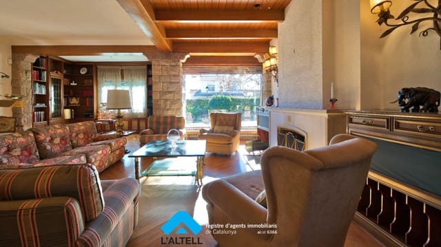 6 soveværelse Villa til salg i L'Ametlla del Vallès med garage - € 525.000 (Ref: 9219059)