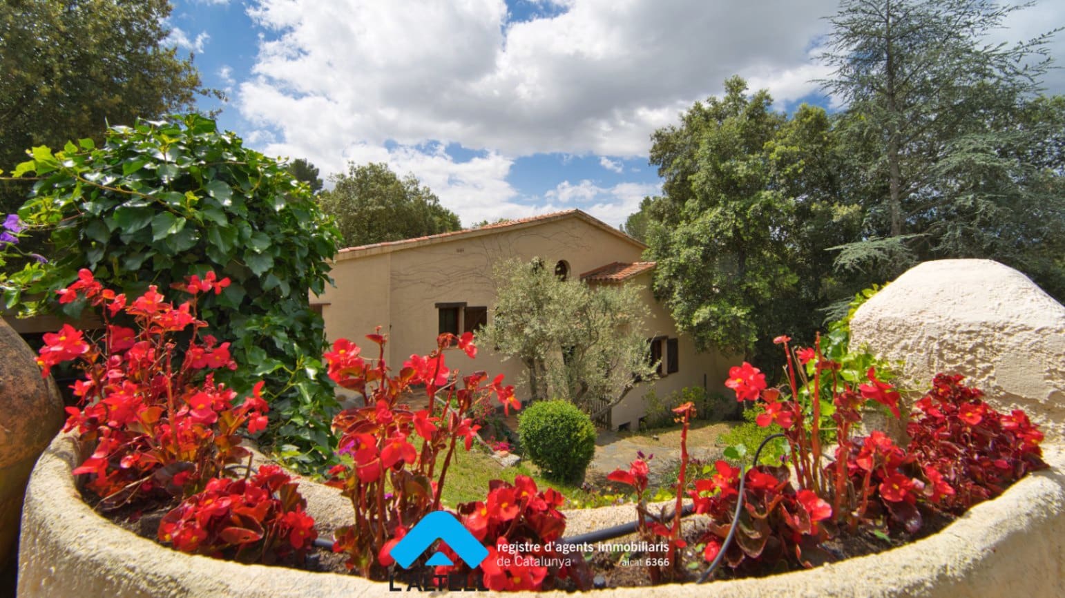 5 soveværelse Villa til salg i L'Ametlla del Valles med garage - € 665.000 (Ref: 9219061)