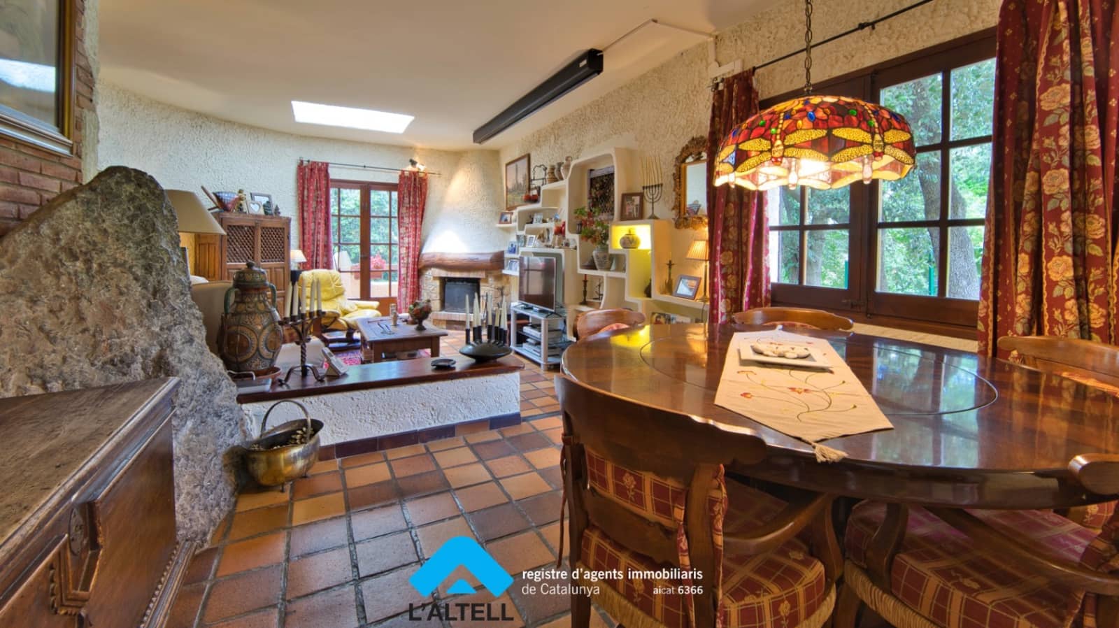 5 soveværelse Villa til salg i L'Ametlla del Valles med garage - € 665.000 (Ref: 9219061)