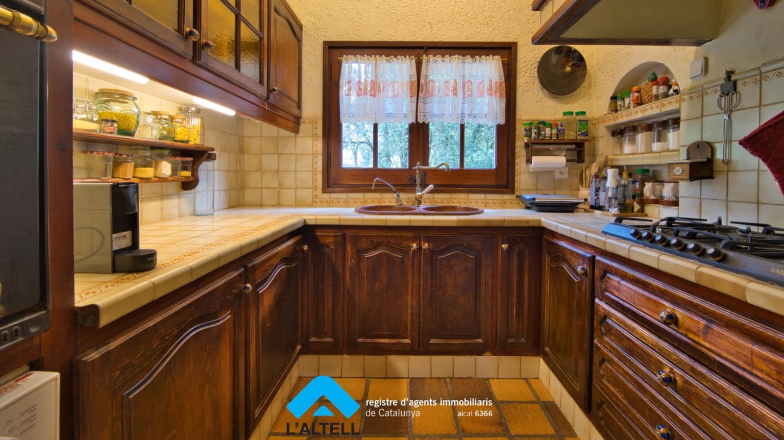 5 soveværelse Villa til salg i L'Ametlla del Valles med garage - € 665.000 (Ref: 9219061)