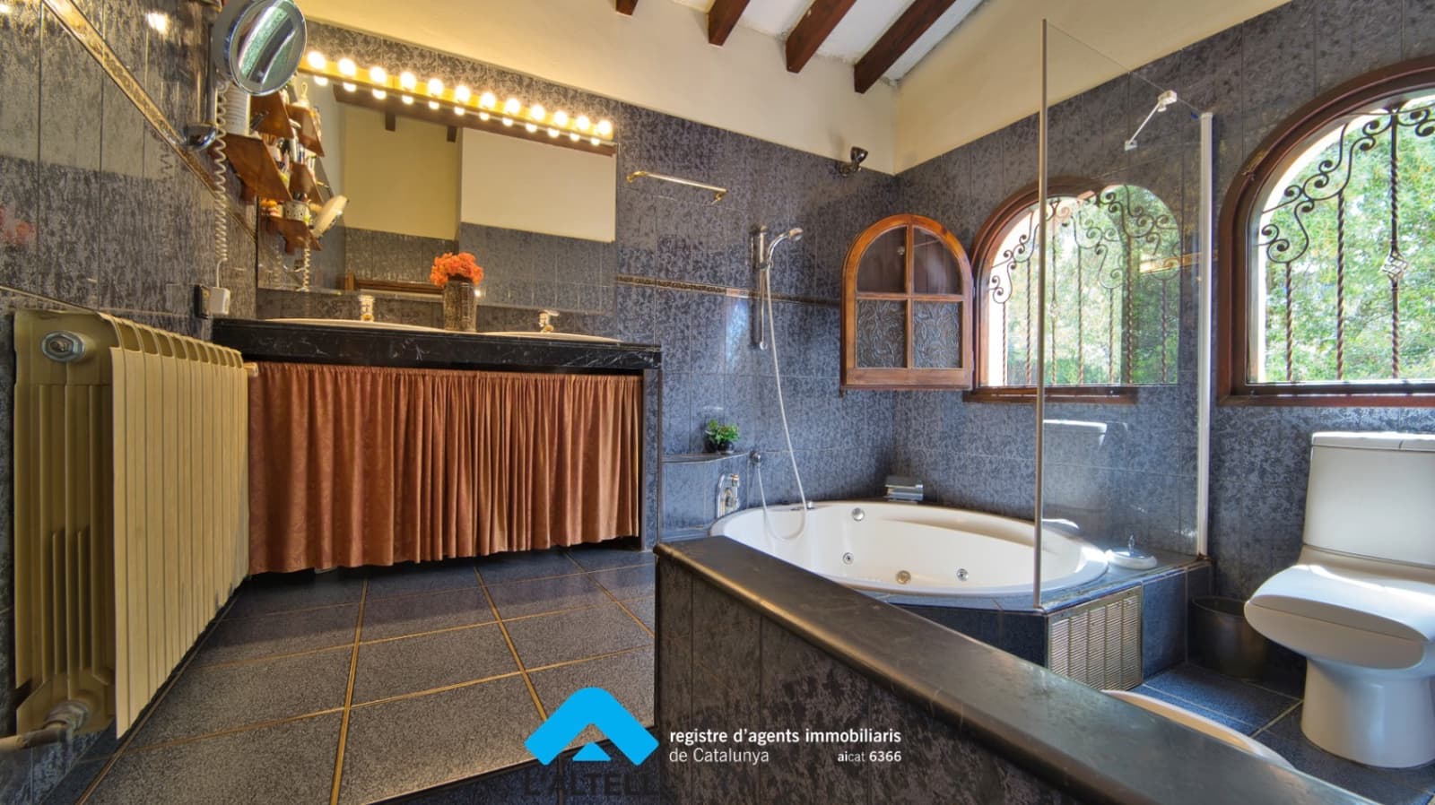 5 soveværelse Villa til salg i L'Ametlla del Valles med garage - € 665.000 (Ref: 9219061)