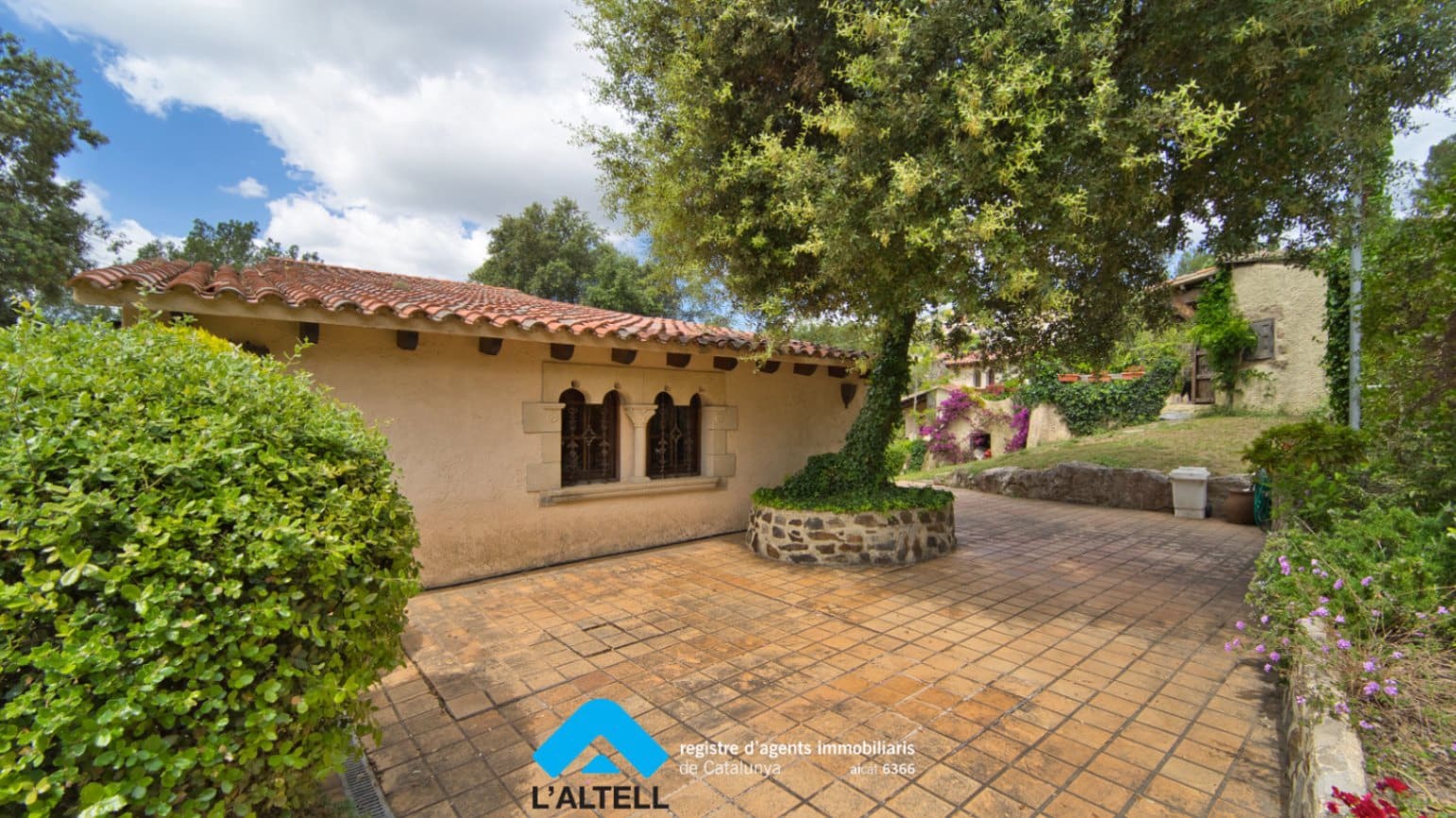 5 soveværelse Villa til salg i L'Ametlla del Valles med garage - € 665.000 (Ref: 9219061)