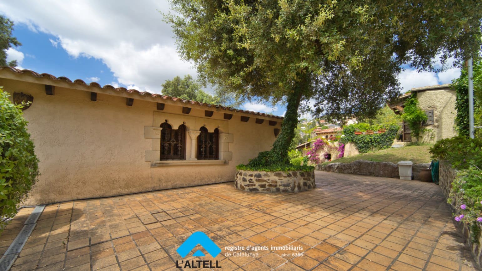 5 soveværelse Villa til salg i L'Ametlla del Valles med garage - € 665.000 (Ref: 9219061)