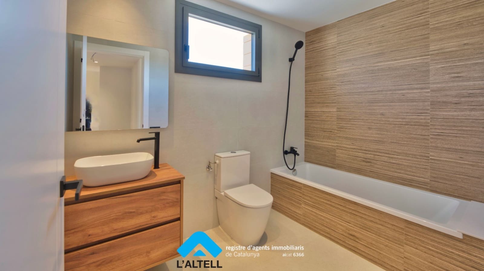 4 soveværelse Villa til salg i L'Ametlla del Valles med garage - € 580.000 (Ref: 9219063)