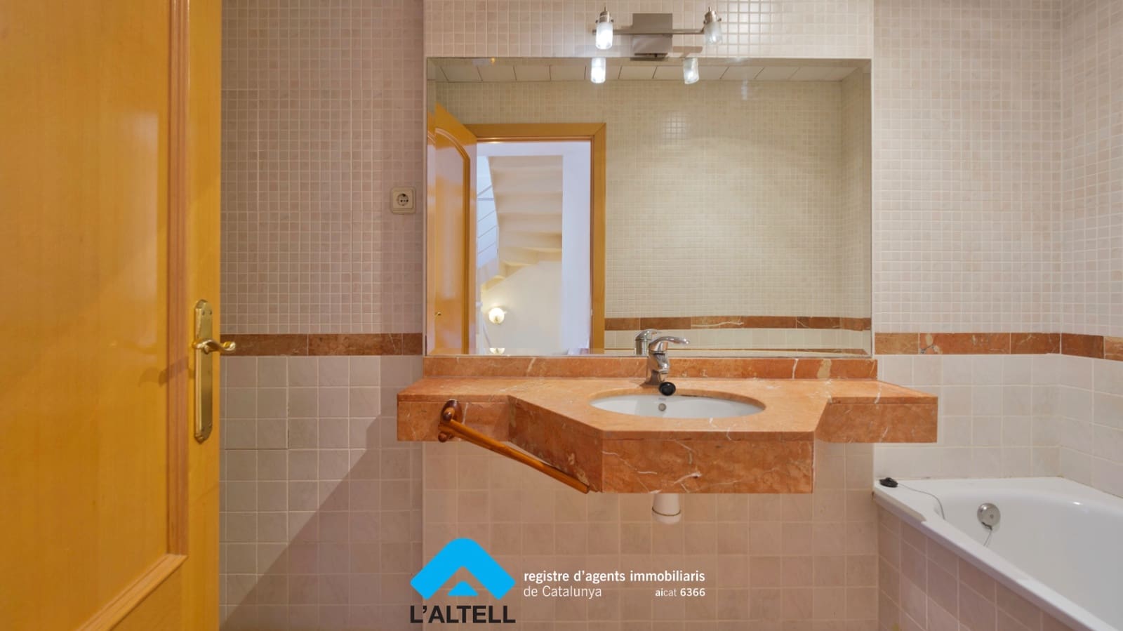 4 soveværelse Byhus til salg i L'Ametlla del Valles med garage - € 430.000 (Ref: 9219070)