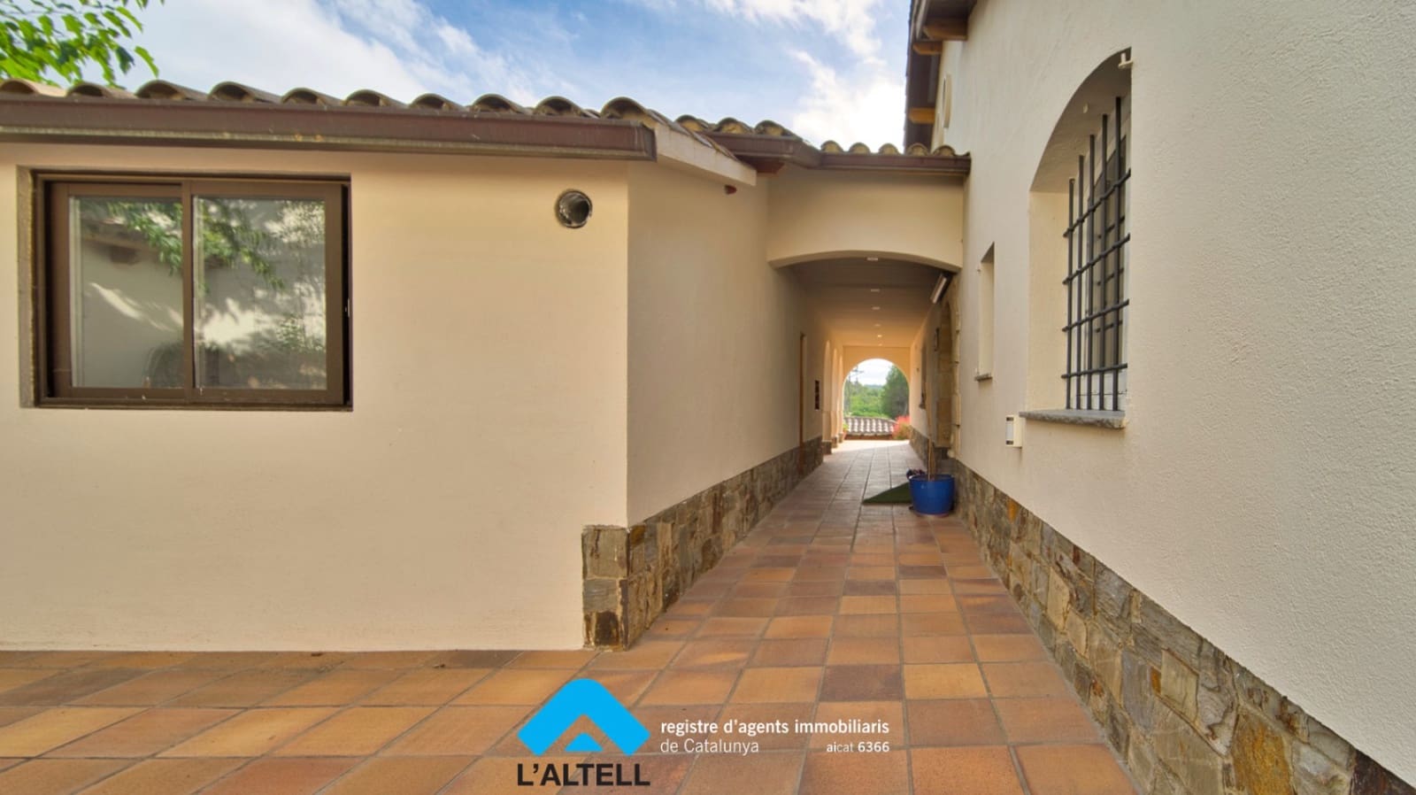 5 bedroom Villa for sale in La Garriga with garage - € 640,000 (Ref: 9254279)