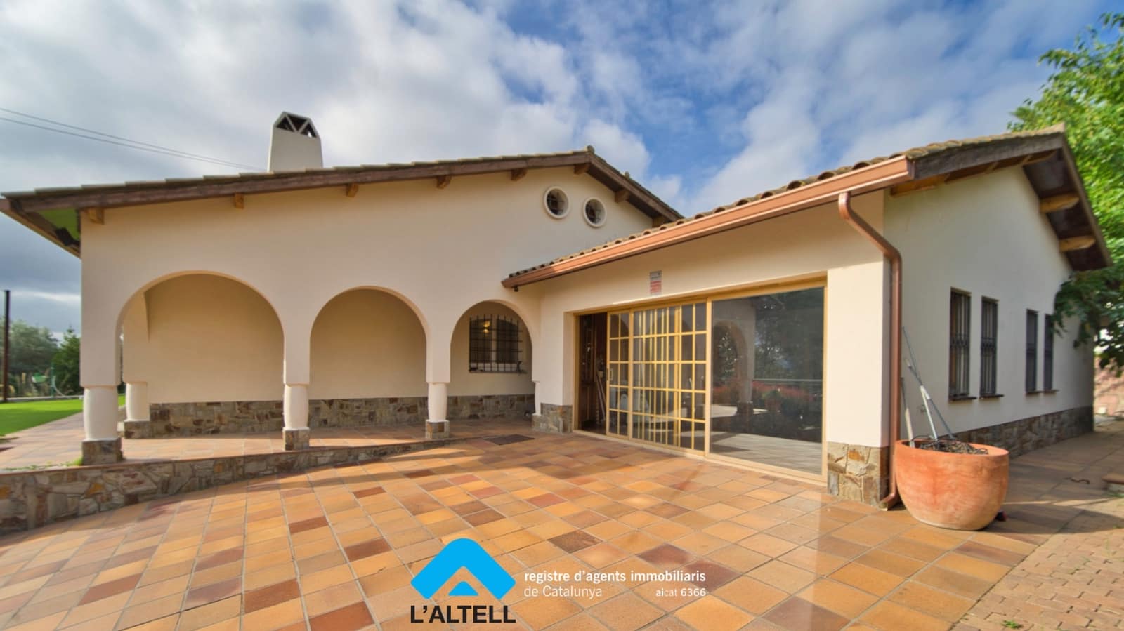 5 bedroom Villa for sale in La Garriga with garage - € 640,000 (Ref: 9254279)