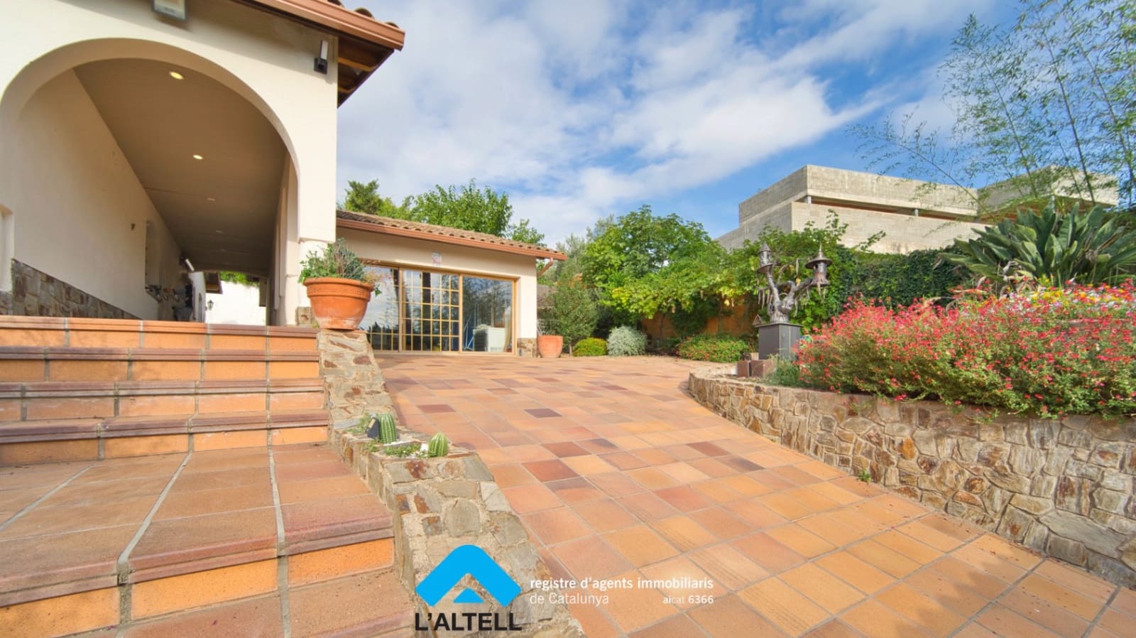 5 bedroom Villa for sale in La Garriga with garage - € 640,000 (Ref: 9254279)