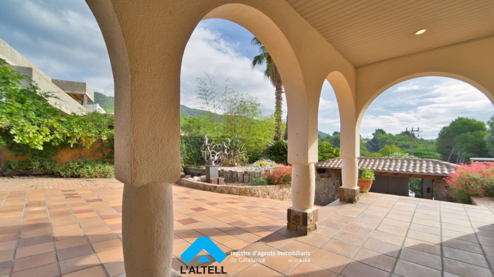 5 bedroom Villa for sale in La Garriga with garage - € 640,000 (Ref: 9254279)