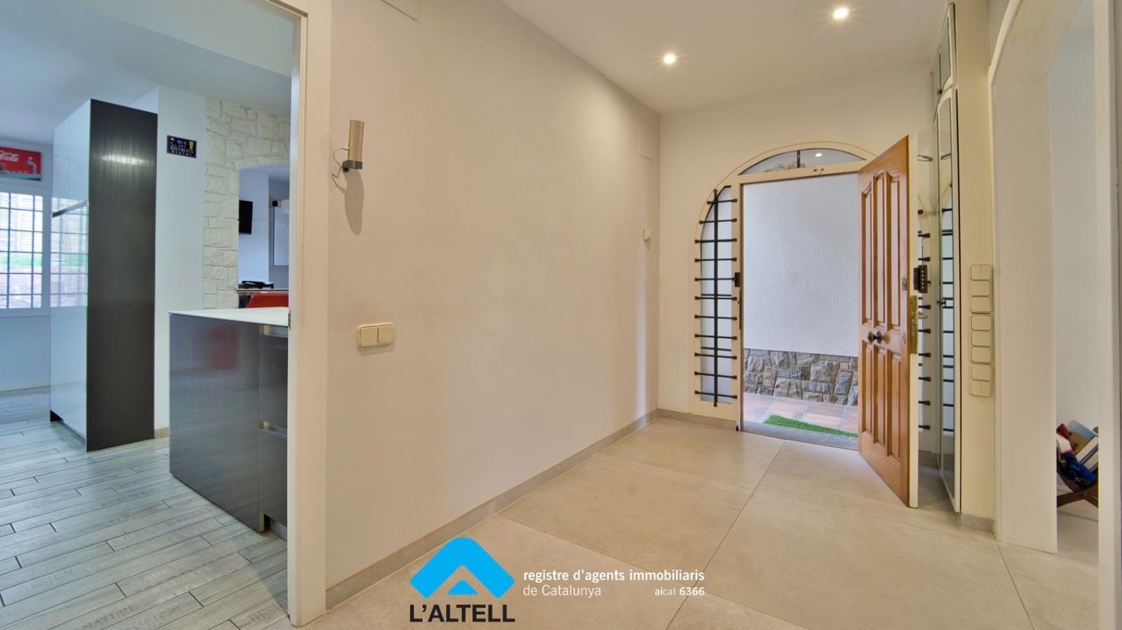 5 bedroom Villa for sale in La Garriga with garage - € 640,000 (Ref: 9254279)