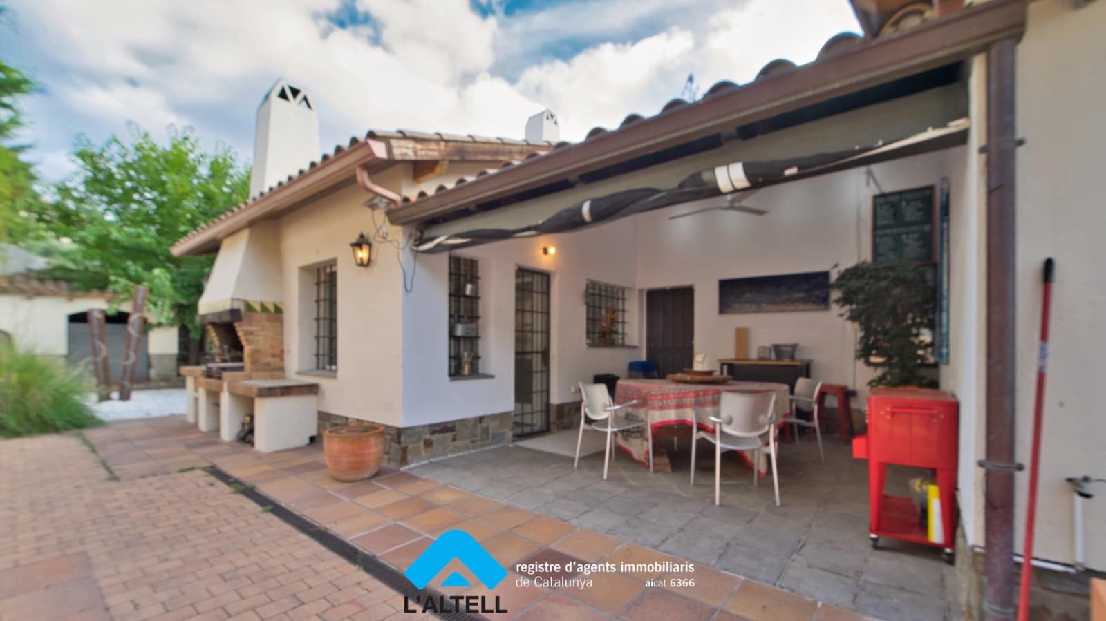 5 bedroom Villa for sale in La Garriga with garage - € 640,000 (Ref: 9254279)