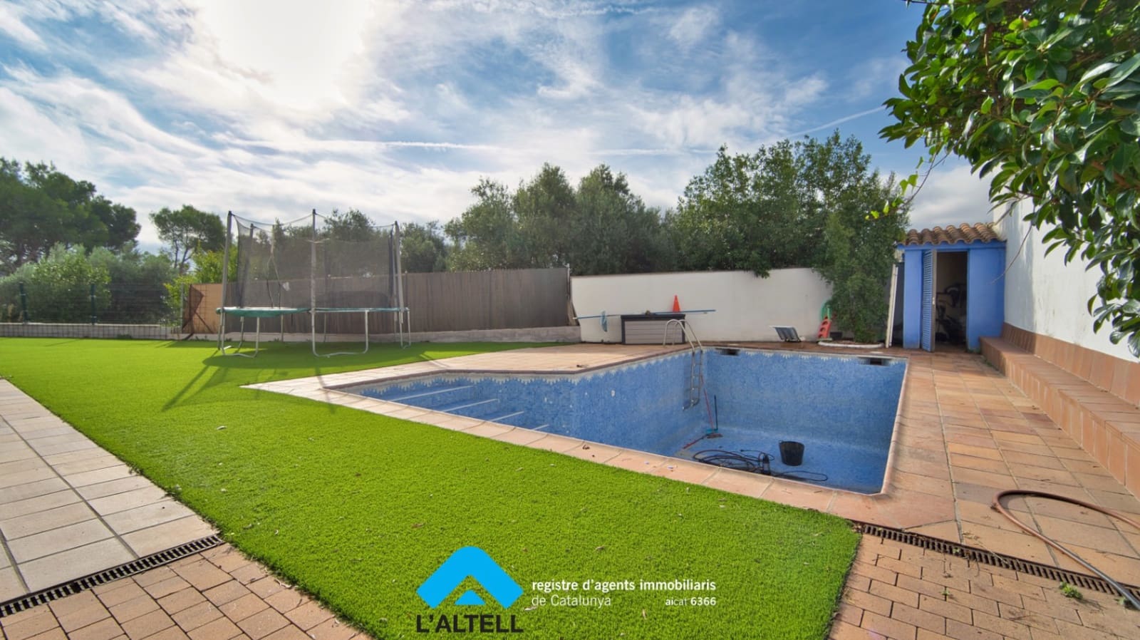 5 bedroom Villa for sale in La Garriga with garage - € 640,000 (Ref: 9254279)