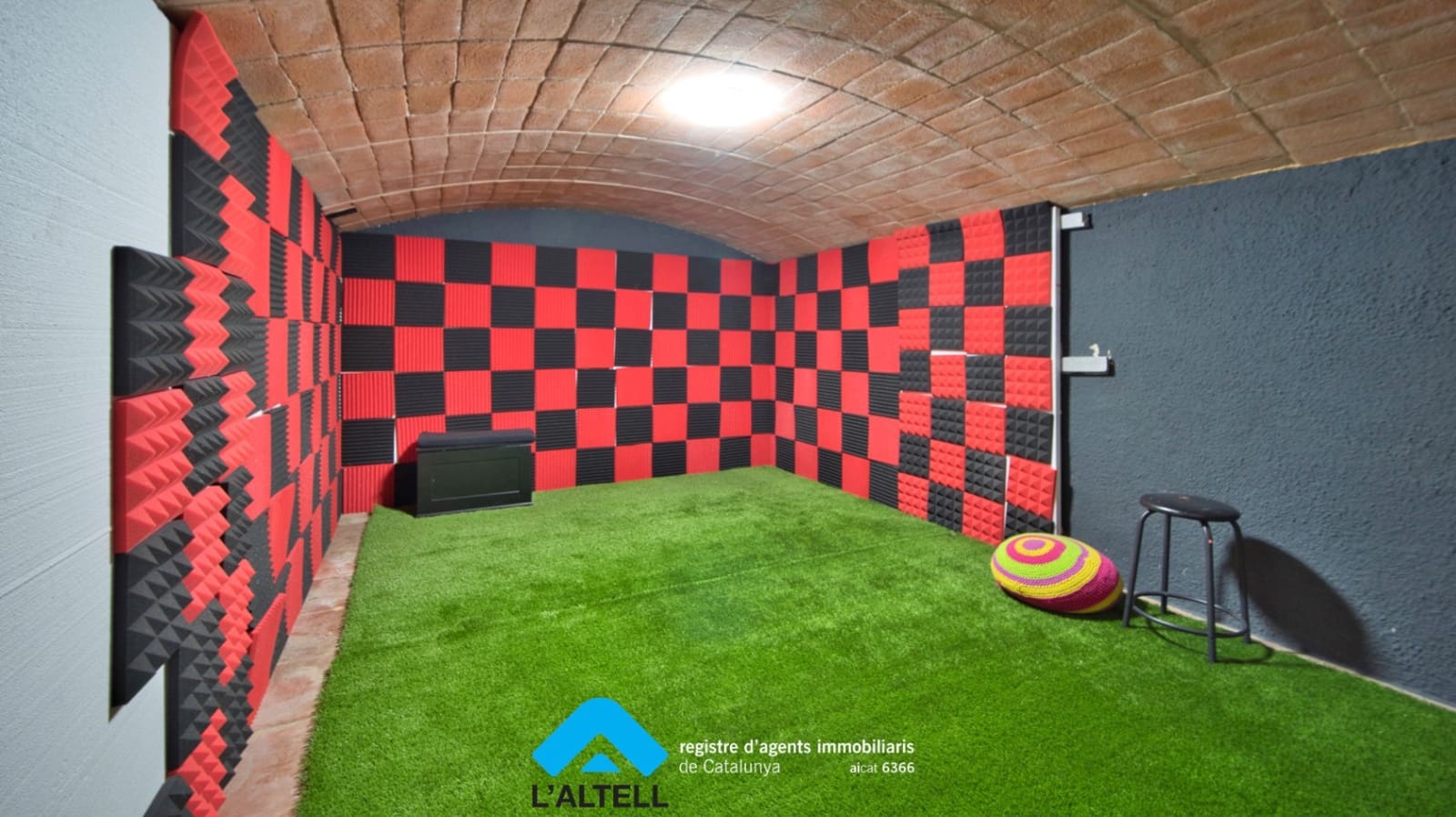 5 bedroom Villa for sale in La Garriga with garage - € 640,000 (Ref: 9254279)