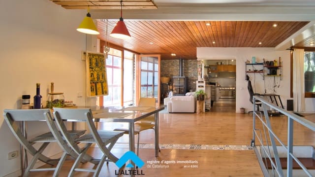 3 soveværelse Villa til salg i L'Ametlla del Vallès med swimmingpool garage - € 425.000 (Ref: 9278174)