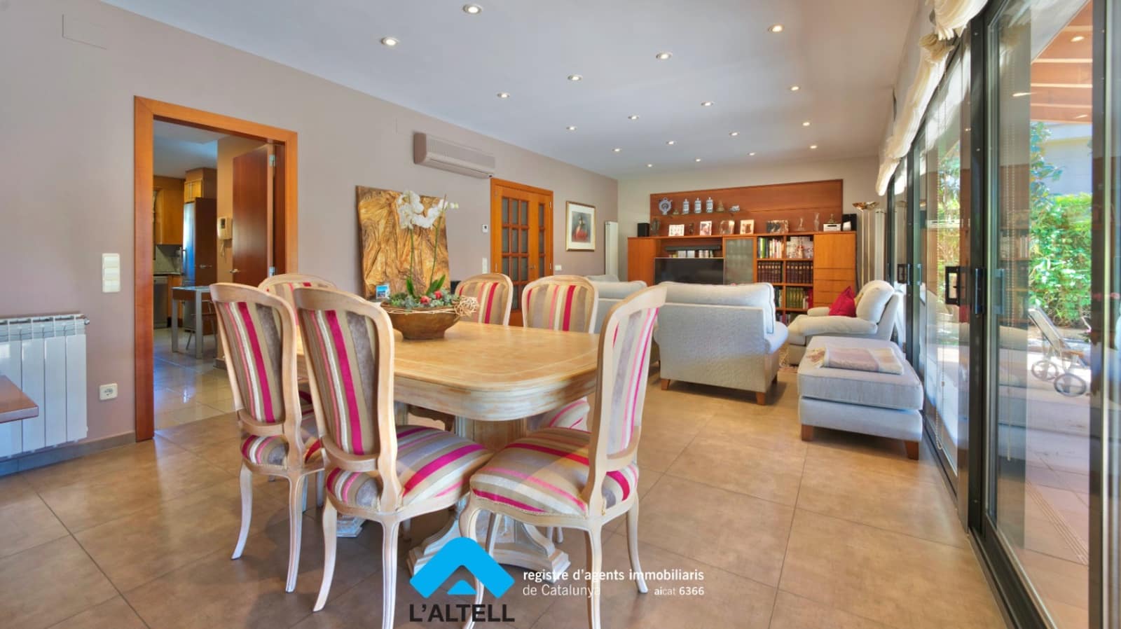 5 soveværelse Villa til salg i L'Ametlla del Valles med swimmingpool garage - € 850.000 (Ref: 9331040)