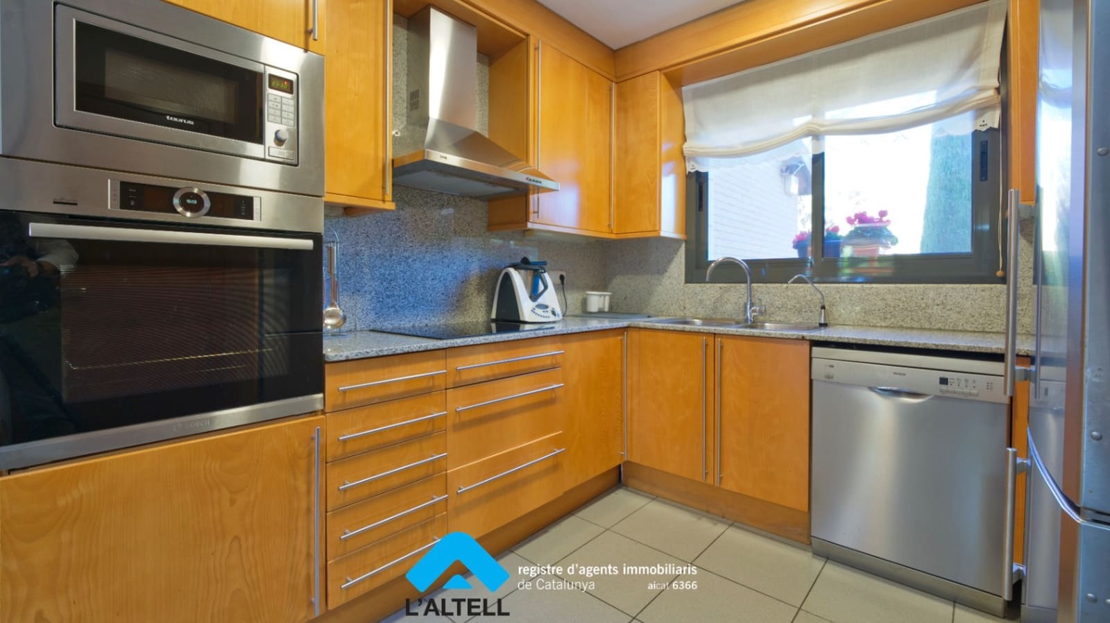 5 soveværelse Villa til salg i L'Ametlla del Valles med swimmingpool garage - € 850.000 (Ref: 9331040)