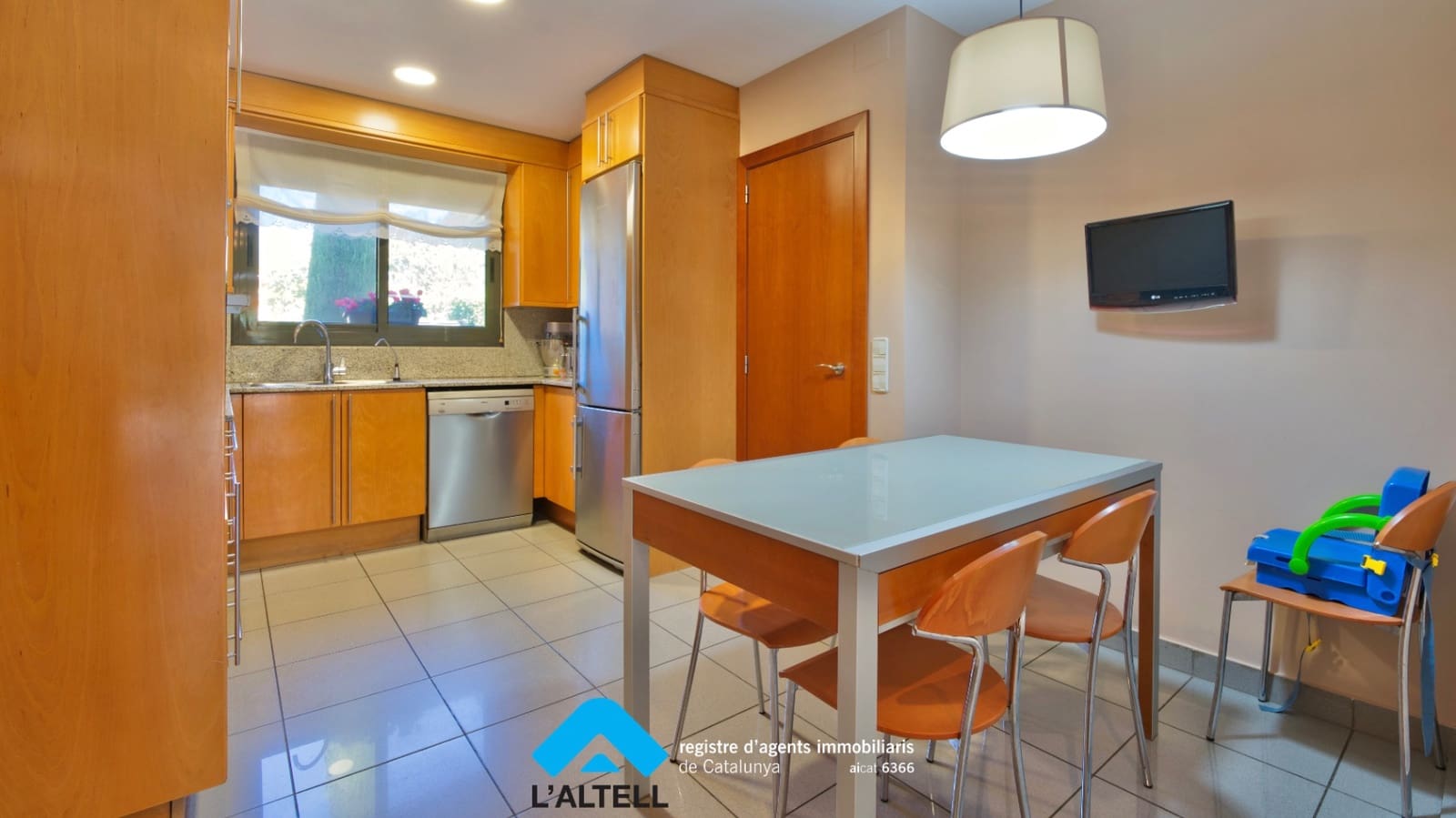 5 soveværelse Villa til salg i L'Ametlla del Valles med swimmingpool garage - € 850.000 (Ref: 9331040)