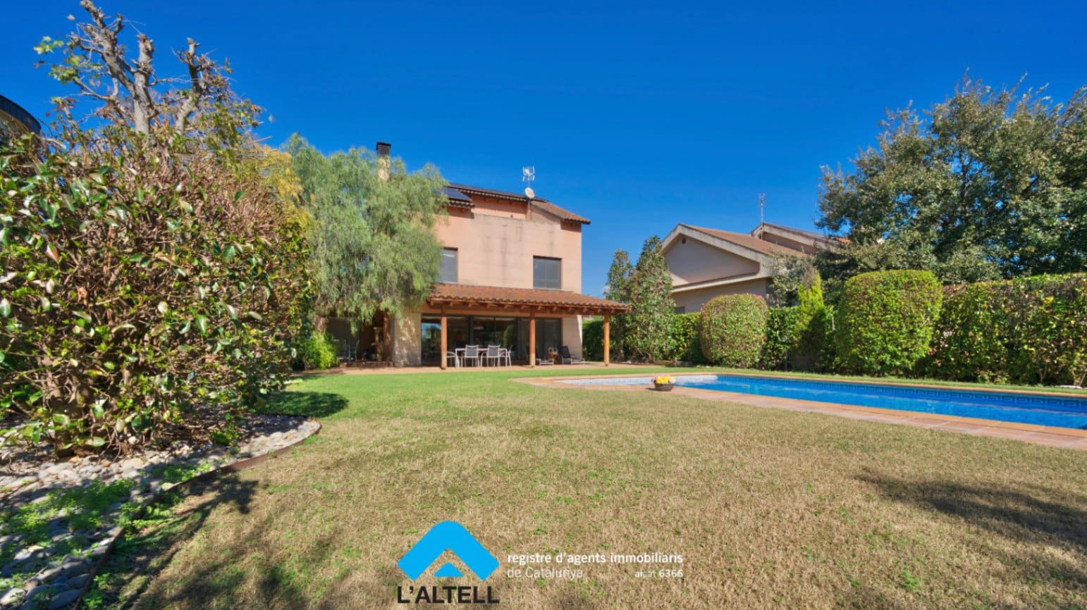 5 soveværelse Villa til salg i L'Ametlla del Valles med swimmingpool garage - € 850.000 (Ref: 9331040)