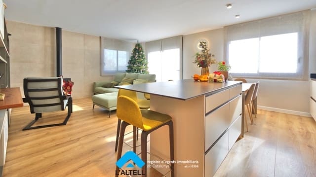 6 bedroom Terraced Villa for sale in L'Ametlla del Vallès with garage - € 595,000 (Ref: 9421693)