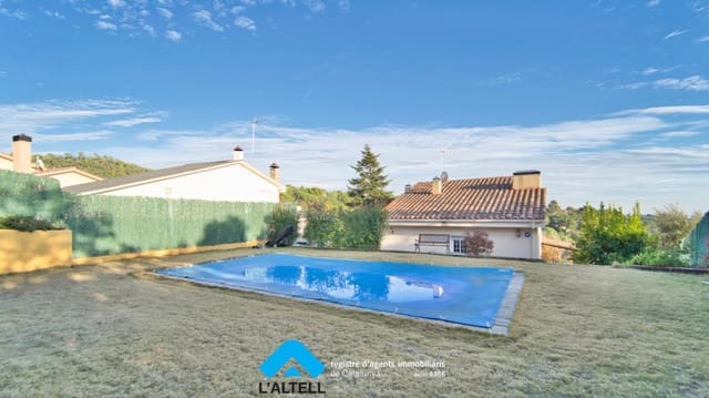 4 soverom Villa til salgs i L'Ametlla del Vallès med svømmebasseng garasje - € 448 000 (Ref: 9443659)