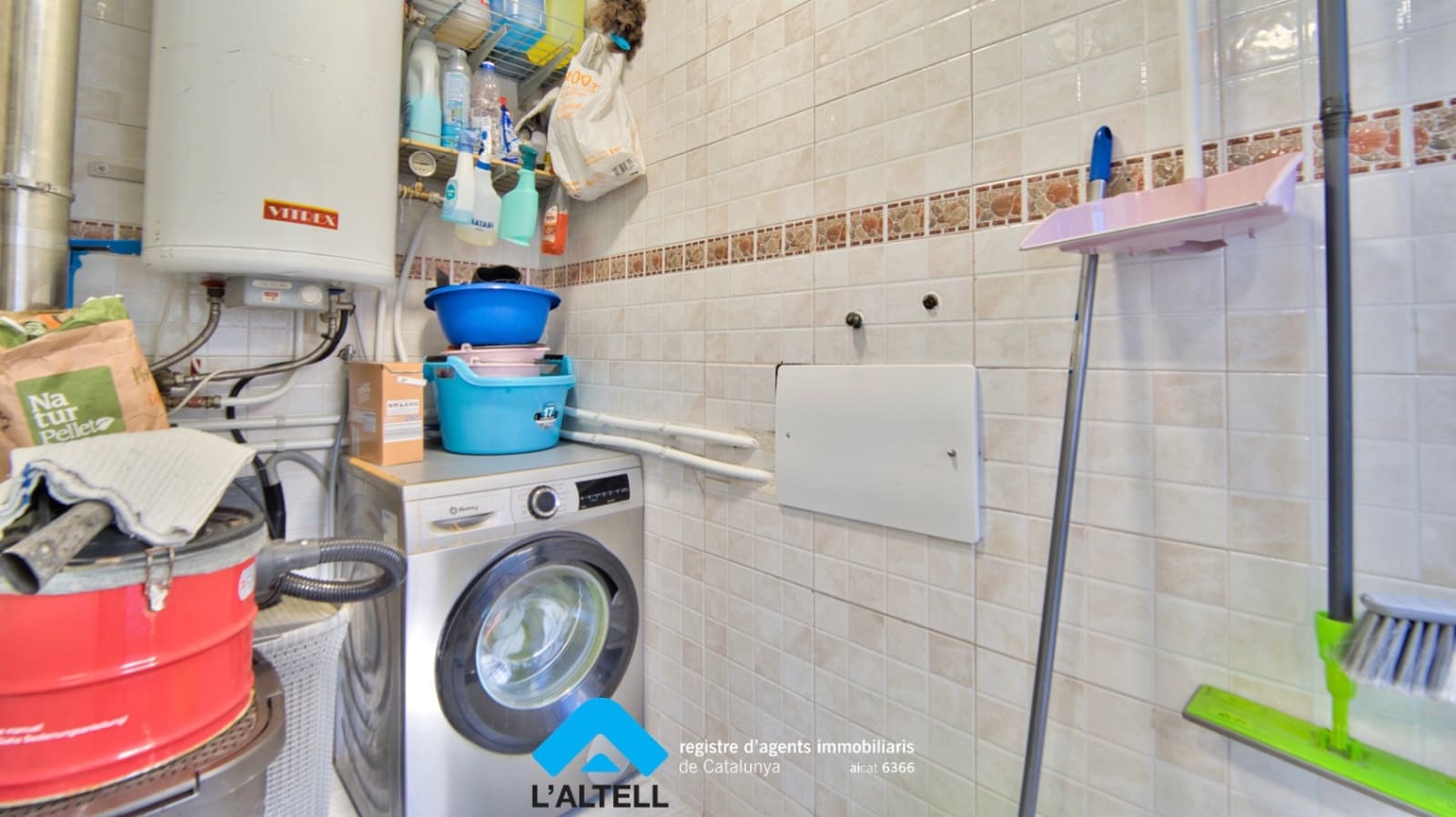 4 soverom Villa til salgs i L'Ametlla del Valles med svømmebasseng garasje - € 448 000 (Ref: 9443659)