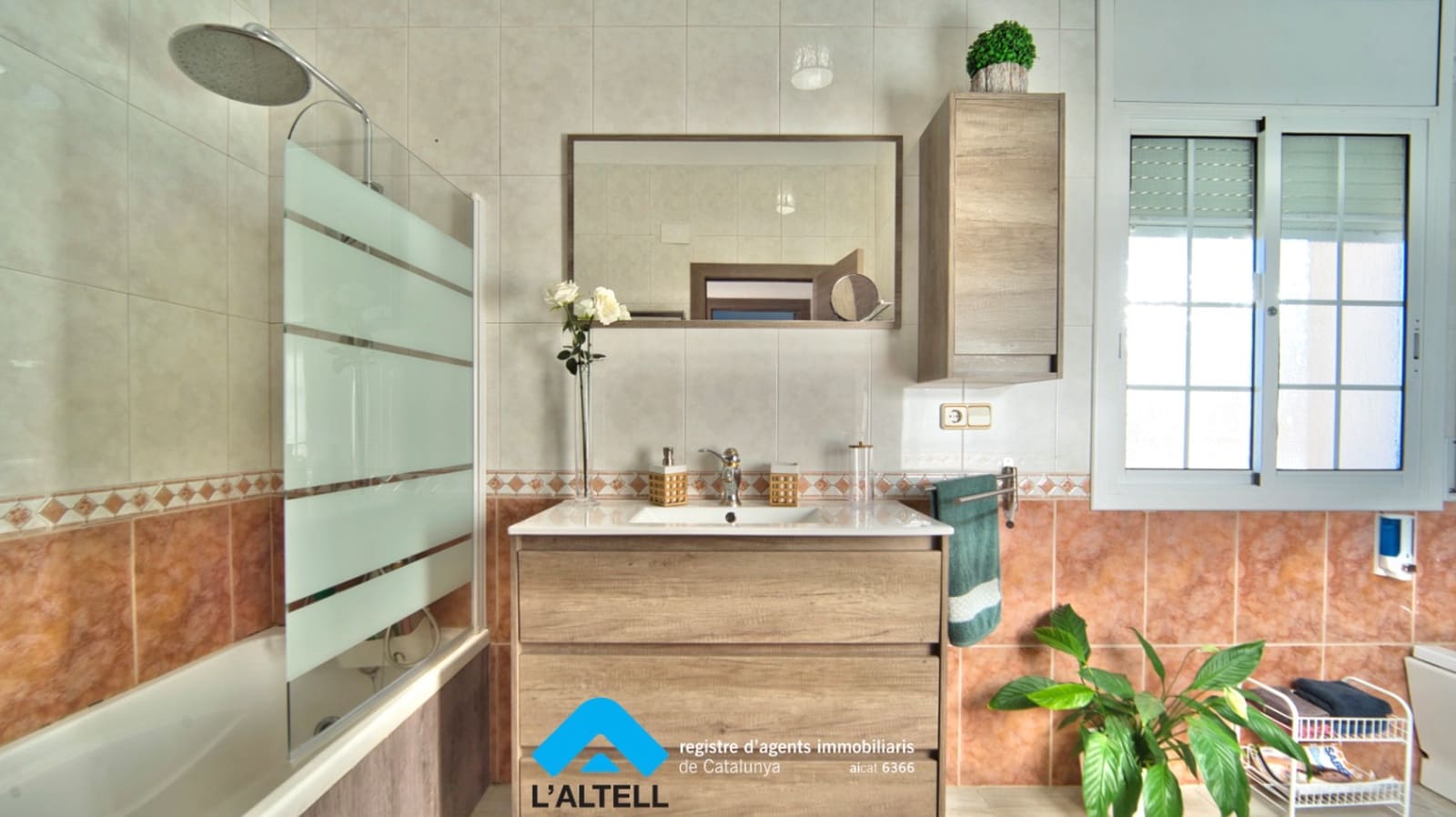 4 soverom Villa til salgs i L'Ametlla del Valles med svømmebasseng garasje - € 448 000 (Ref: 9443659)