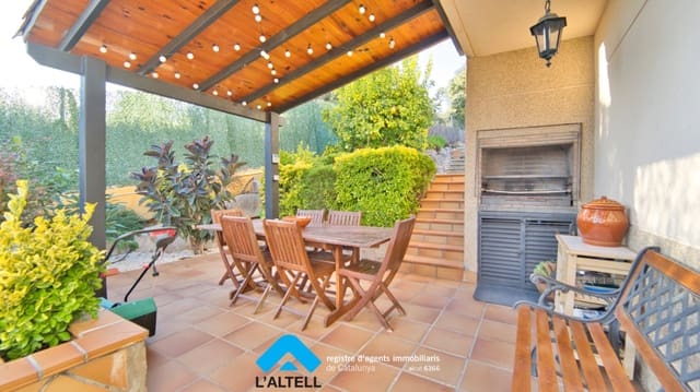 4 soverom Villa til salgs i L'Ametlla del Vallès med svømmebasseng garasje - € 448 000 (Ref: 9443659)