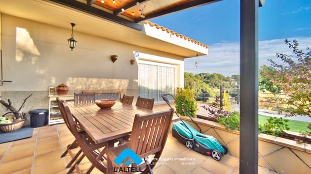 4 soverom Villa til salgs i L'Ametlla del Vallès med svømmebasseng garasje - € 448 000 (Ref: 9443659)