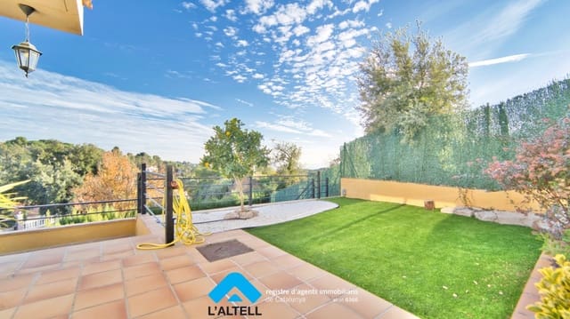 4 soverom Villa til salgs i L'Ametlla del Vallès med svømmebasseng garasje - € 448 000 (Ref: 9443659)