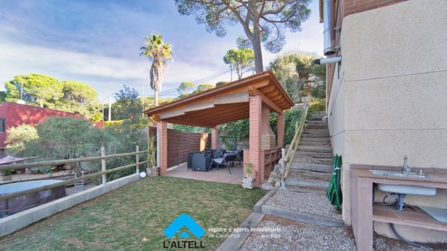 5 soveværelse Villa til salg i L'Ametlla del Vallès med garage - € 545.000 (Ref: 9444897)