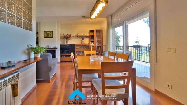 5 soveværelse Villa til salg i L'Ametlla del Vallès med garage - € 545.000 (Ref: 9444897)