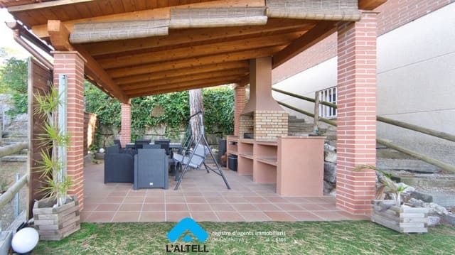 5 soveværelse Villa til salg i L'Ametlla del Vallès med garage - € 545.000 (Ref: 9444897)