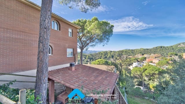 5 soveværelse Villa til salg i L'Ametlla del Vallès med garage - € 545.000 (Ref: 9444897)