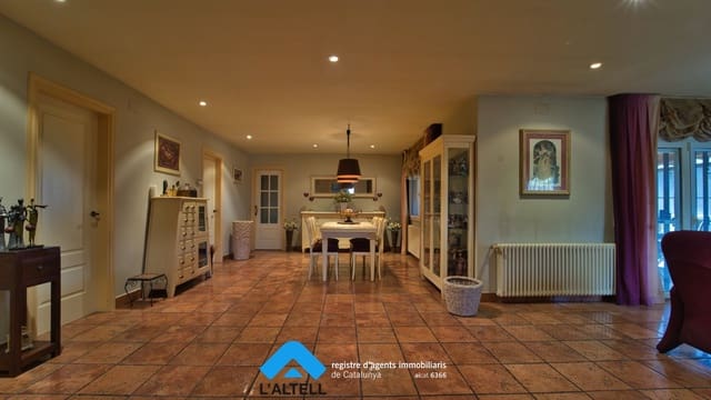 5 makuuhuone Bungalow myytävänä paikassa L'Ametlla del Vallès mukana uima-altaan 
autotalli - 595 000 € (Ref: 9524833)