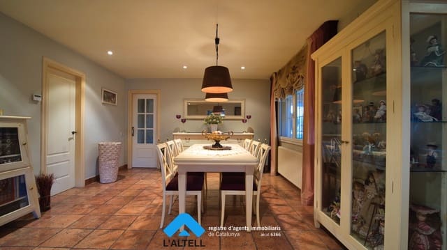 5 makuuhuone Bungalow myytävänä paikassa L'Ametlla del Vallès mukana uima-altaan 
autotalli - 595 000 € (Ref: 9524833)