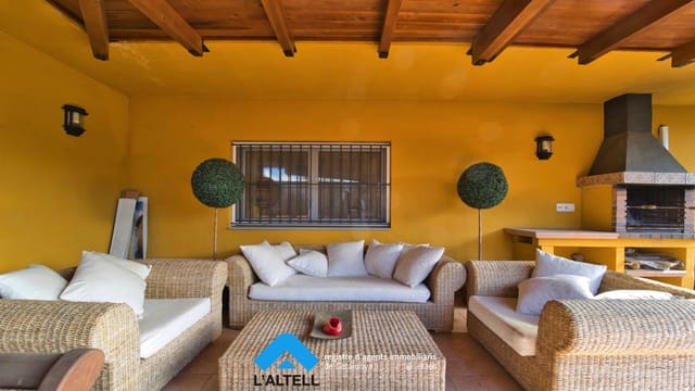 5 makuuhuone Bungalow myytävänä paikassa L'Ametlla del Vallès mukana uima-altaan 
autotalli - 595 000 € (Ref: 9524833)