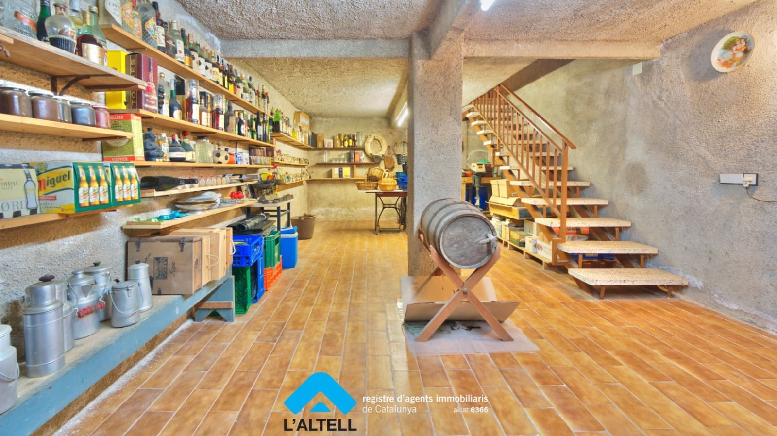 5 bedroom Villa for sale in L'Ametlla del Valles with garage - € 520,000 (Ref: 9528587)