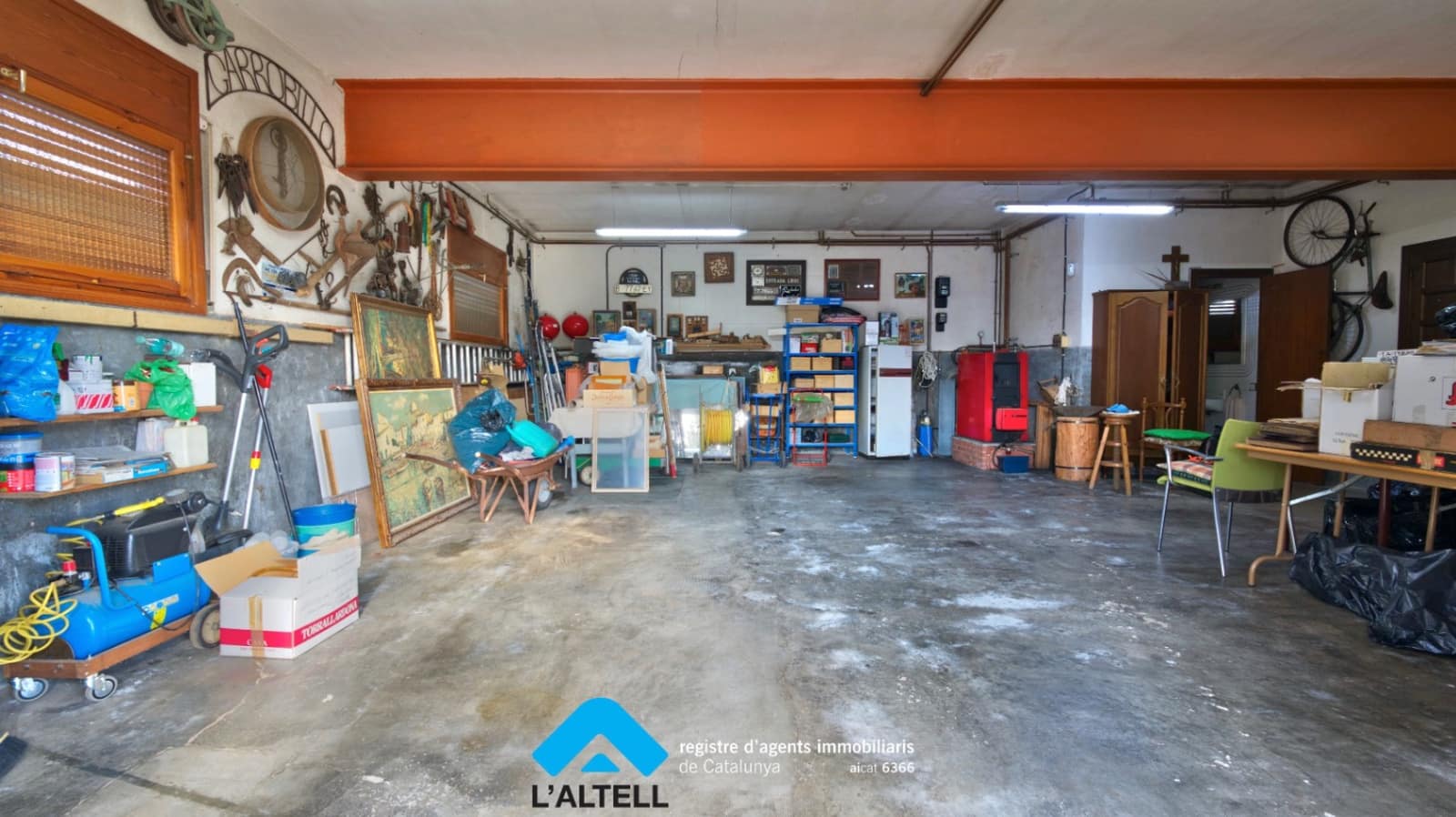 5 bedroom Villa for sale in L'Ametlla del Valles with garage - € 520,000 (Ref: 9528587)