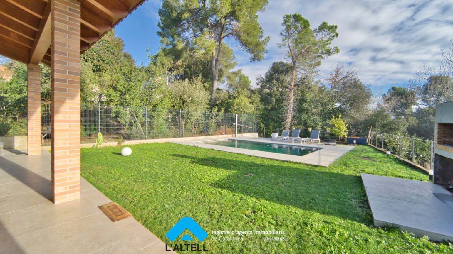 5 slaapkamer Villa te koop in La Garriga met zwembad garage - € 1.295.000 (Ref: 9535265)