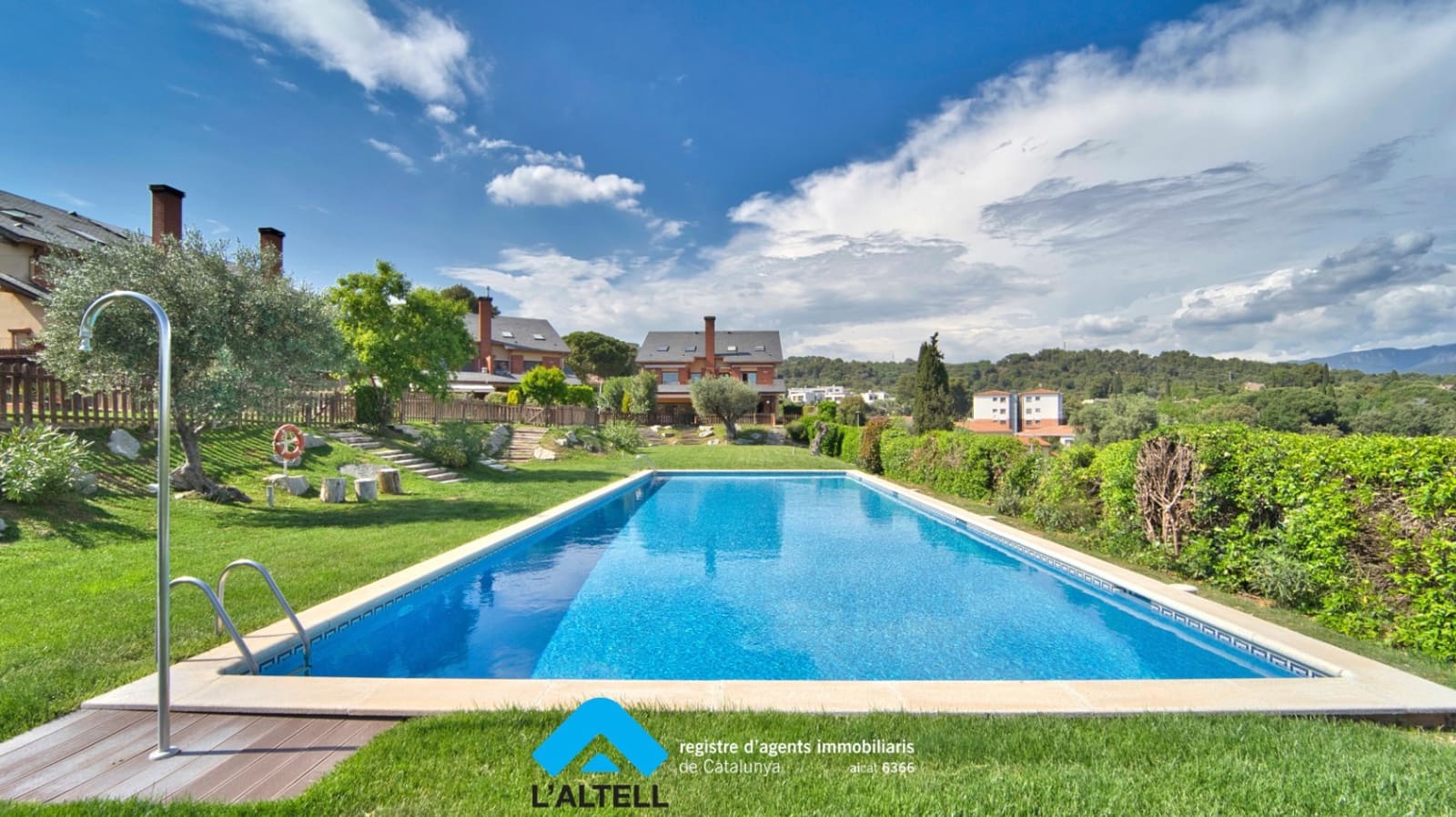 4 makuuhuone Huvila myytävänä paikassa L'Ametlla del Valles mukana uima-altaan 
autotalli - 599 000 € (Ref: 9804839)