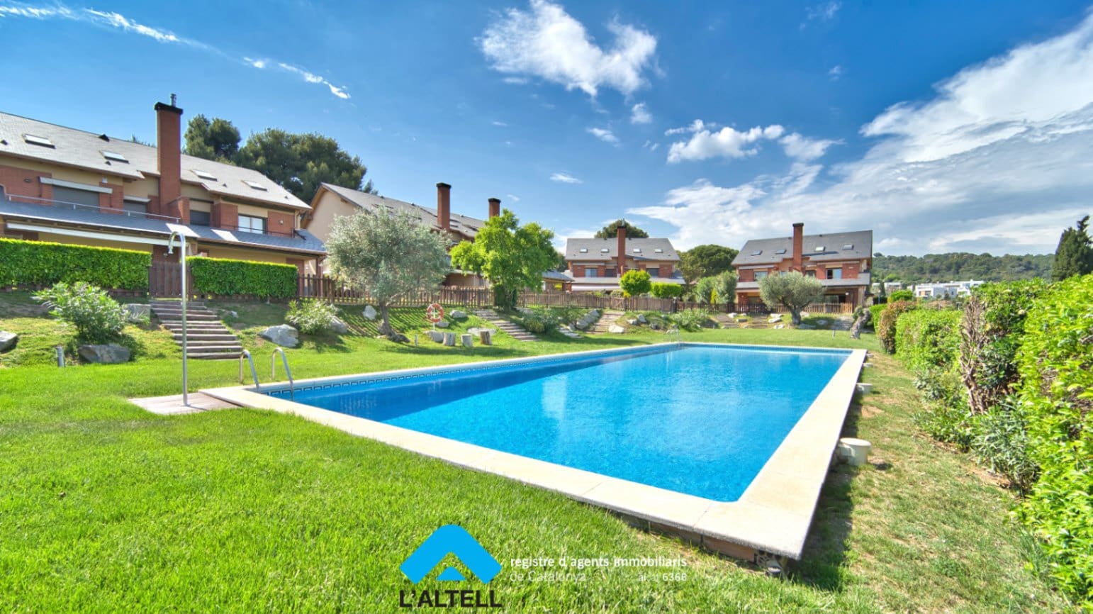 4 makuuhuone Huvila myytävänä paikassa L'Ametlla del Valles mukana uima-altaan 
autotalli - 599 000 € (Ref: 9804839)