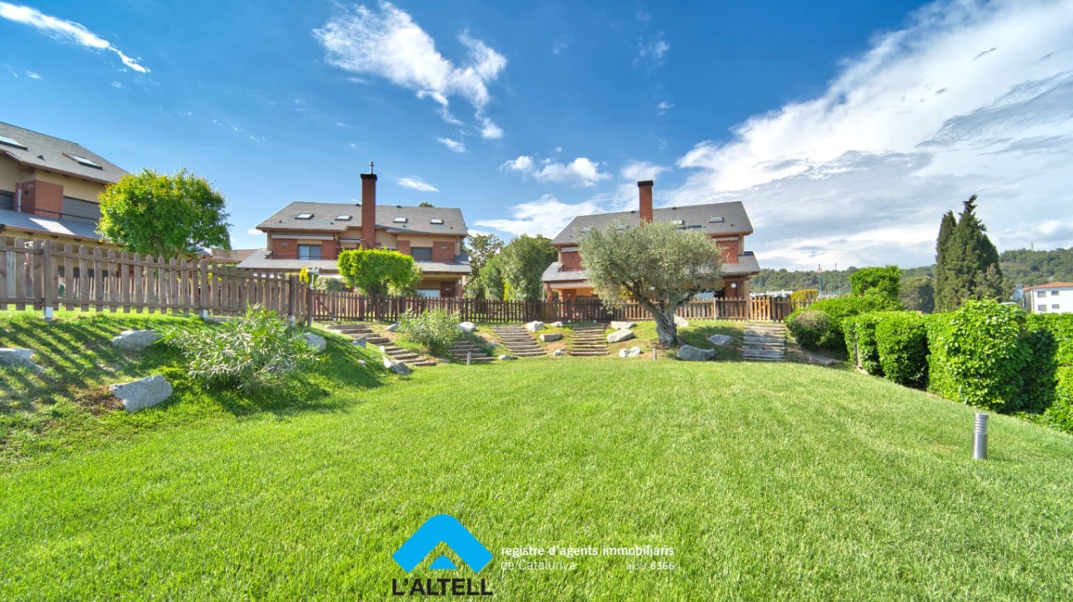 4 makuuhuone Huvila myytävänä paikassa L'Ametlla del Valles mukana uima-altaan 
autotalli - 599 000 € (Ref: 9804839)