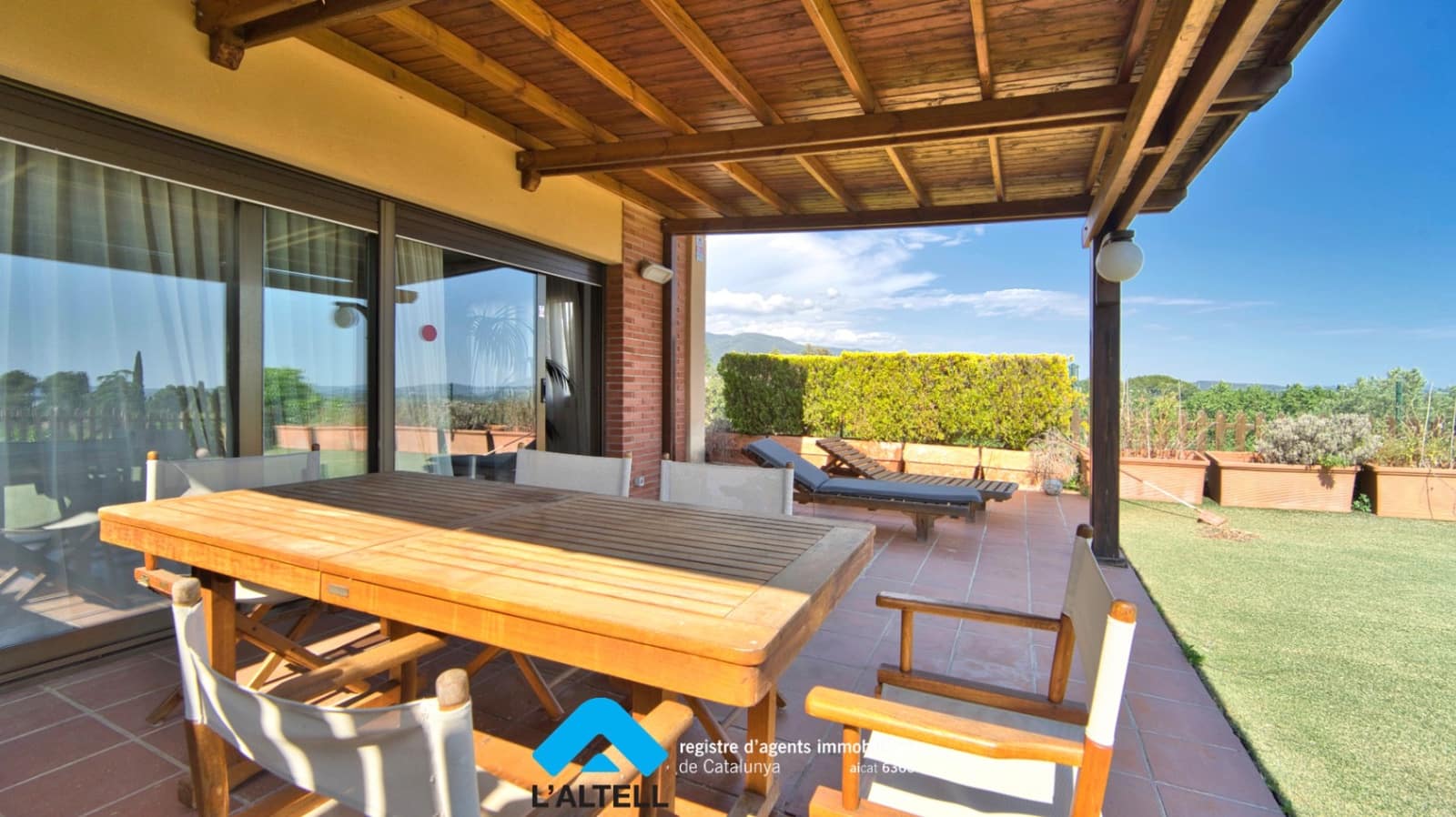 4 makuuhuone Huvila myytävänä paikassa L'Ametlla del Valles mukana uima-altaan 
autotalli - 599 000 € (Ref: 9804839)