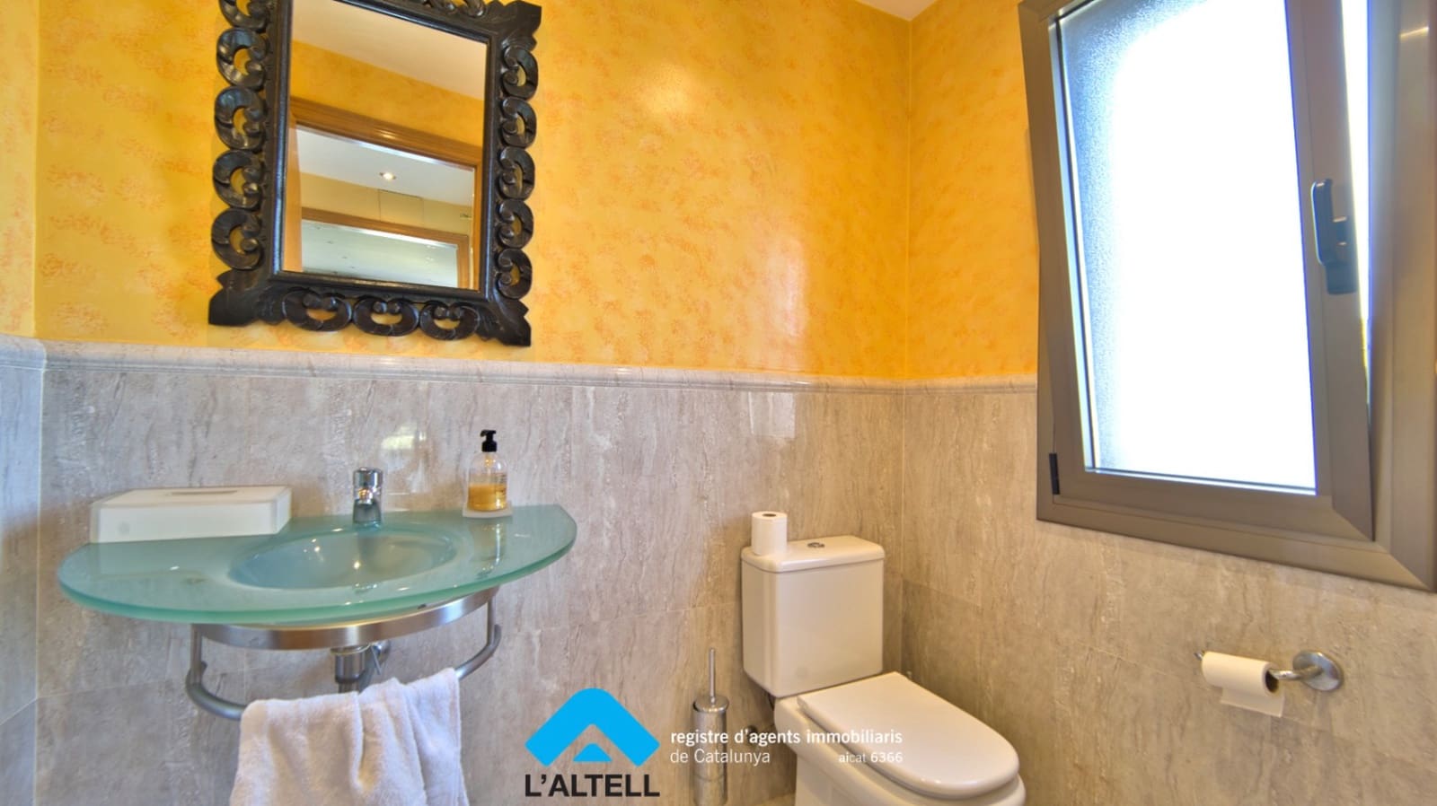 4 makuuhuone Huvila myytävänä paikassa L'Ametlla del Valles mukana uima-altaan 
autotalli - 599 000 € (Ref: 9804839)