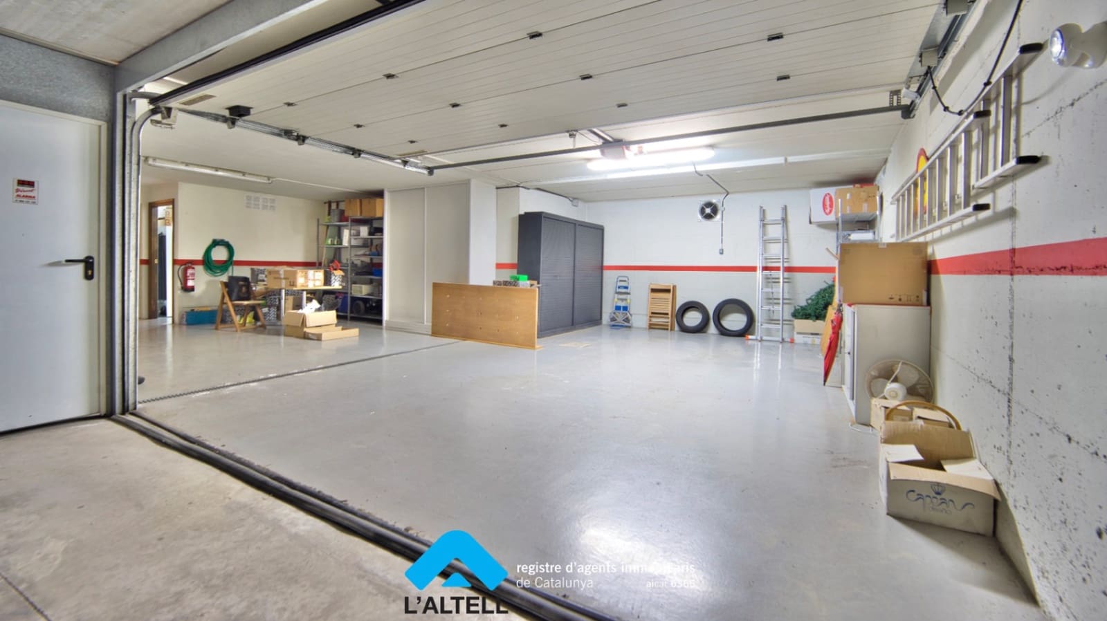 4 makuuhuone Huvila myytävänä paikassa L'Ametlla del Valles mukana uima-altaan 
autotalli - 599 000 € (Ref: 9804839)