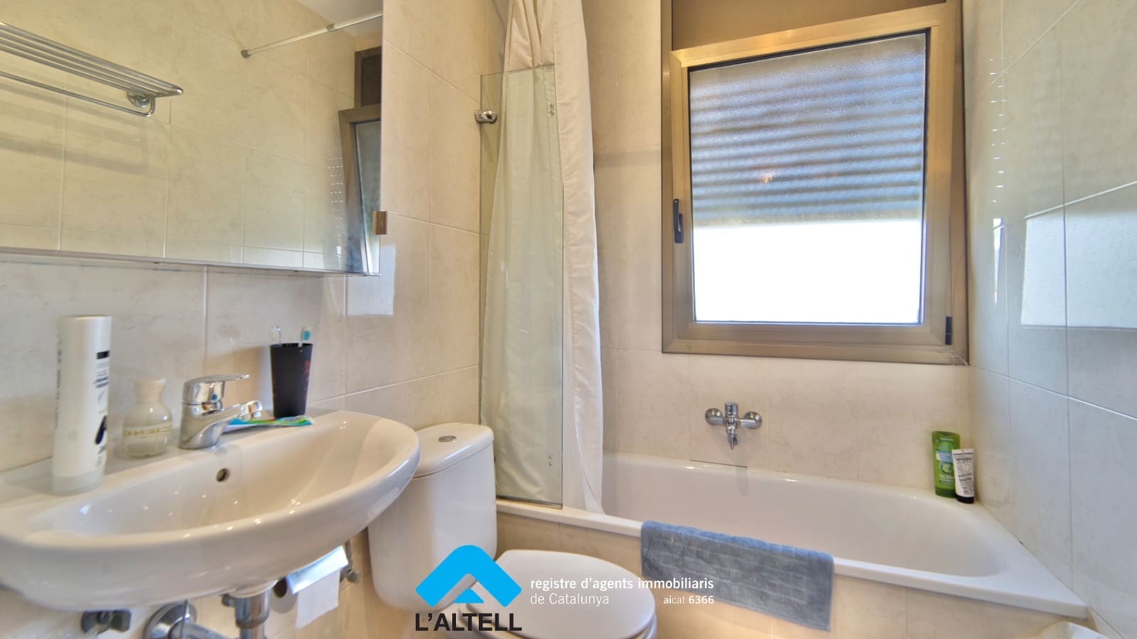 4 makuuhuone Huvila myytävänä paikassa L'Ametlla del Valles mukana uima-altaan 
autotalli - 599 000 € (Ref: 9804839)